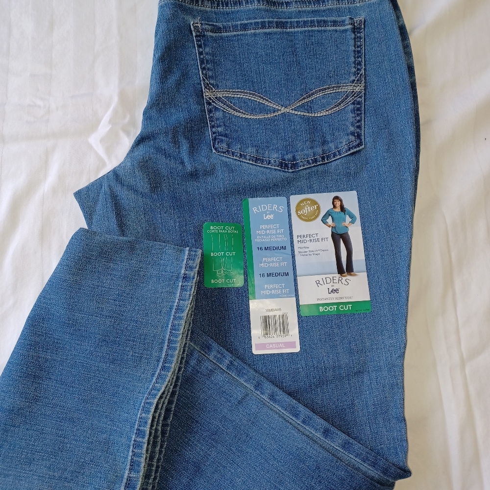 NWT Riders by Lee Women's Jeans Size 16 medium